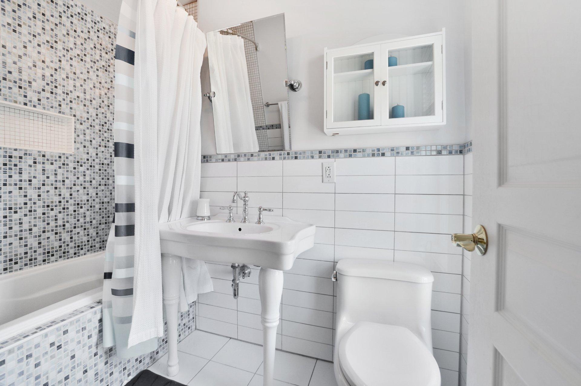 









3885


Rue Leningrad

,
Brossard,




QC
J4Y3J6

