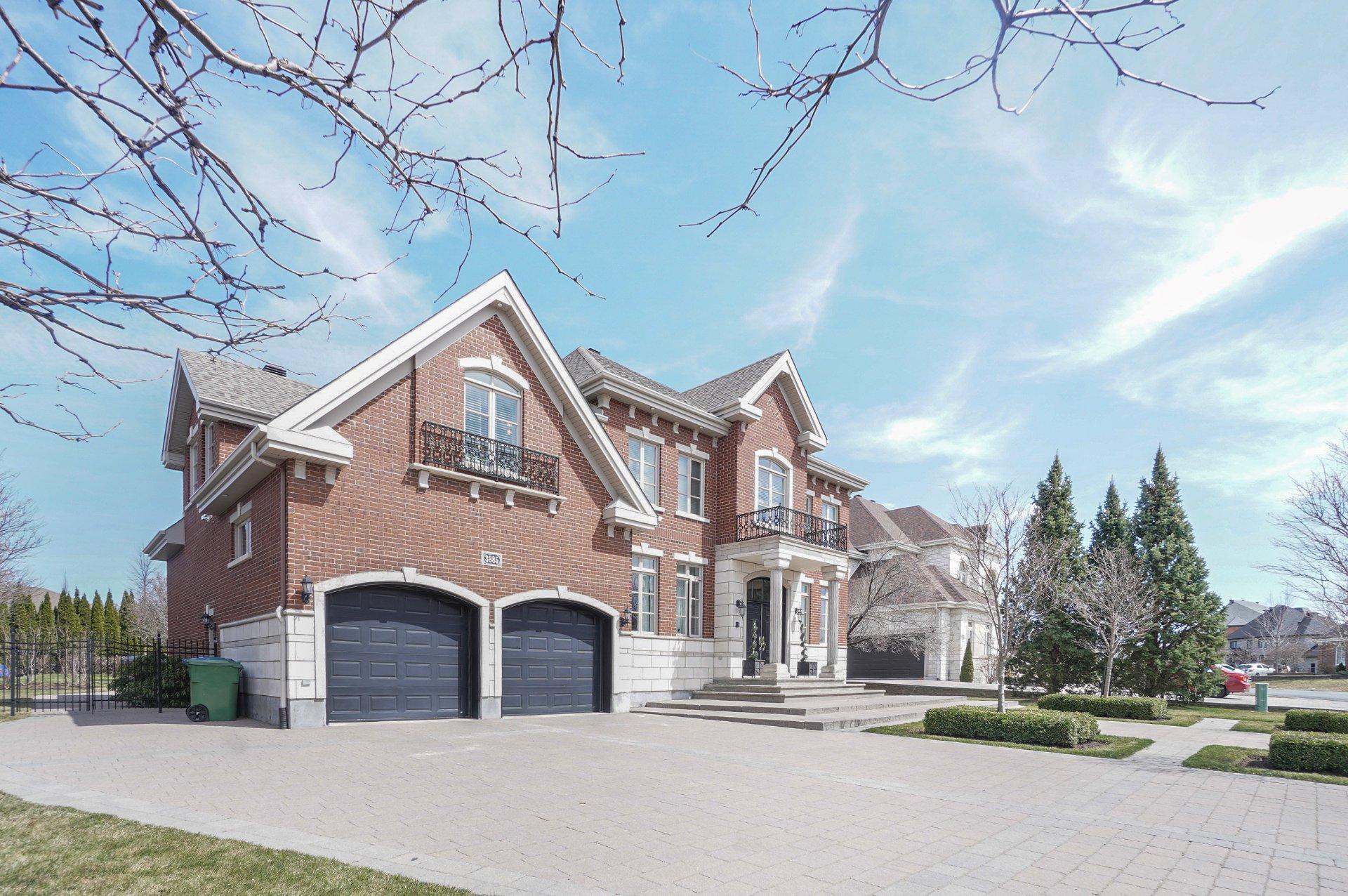 









3885


Rue Leningrad

,
Brossard,




QC
J4Y3J6


