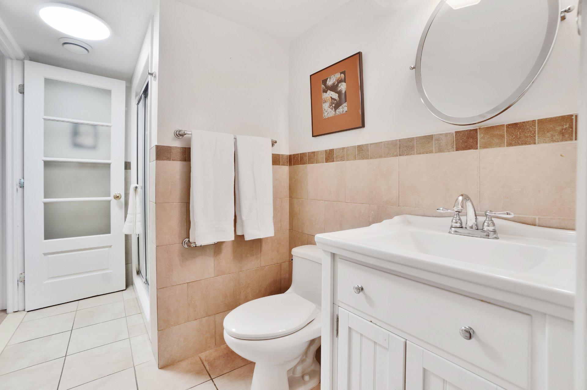 









3885


Rue Leningrad

,
Brossard,




QC
J4Y3J6

