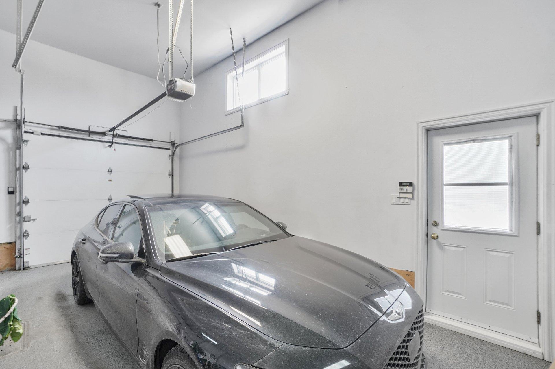









3885


Rue Leningrad

,
Brossard,




QC
J4Y3J6

