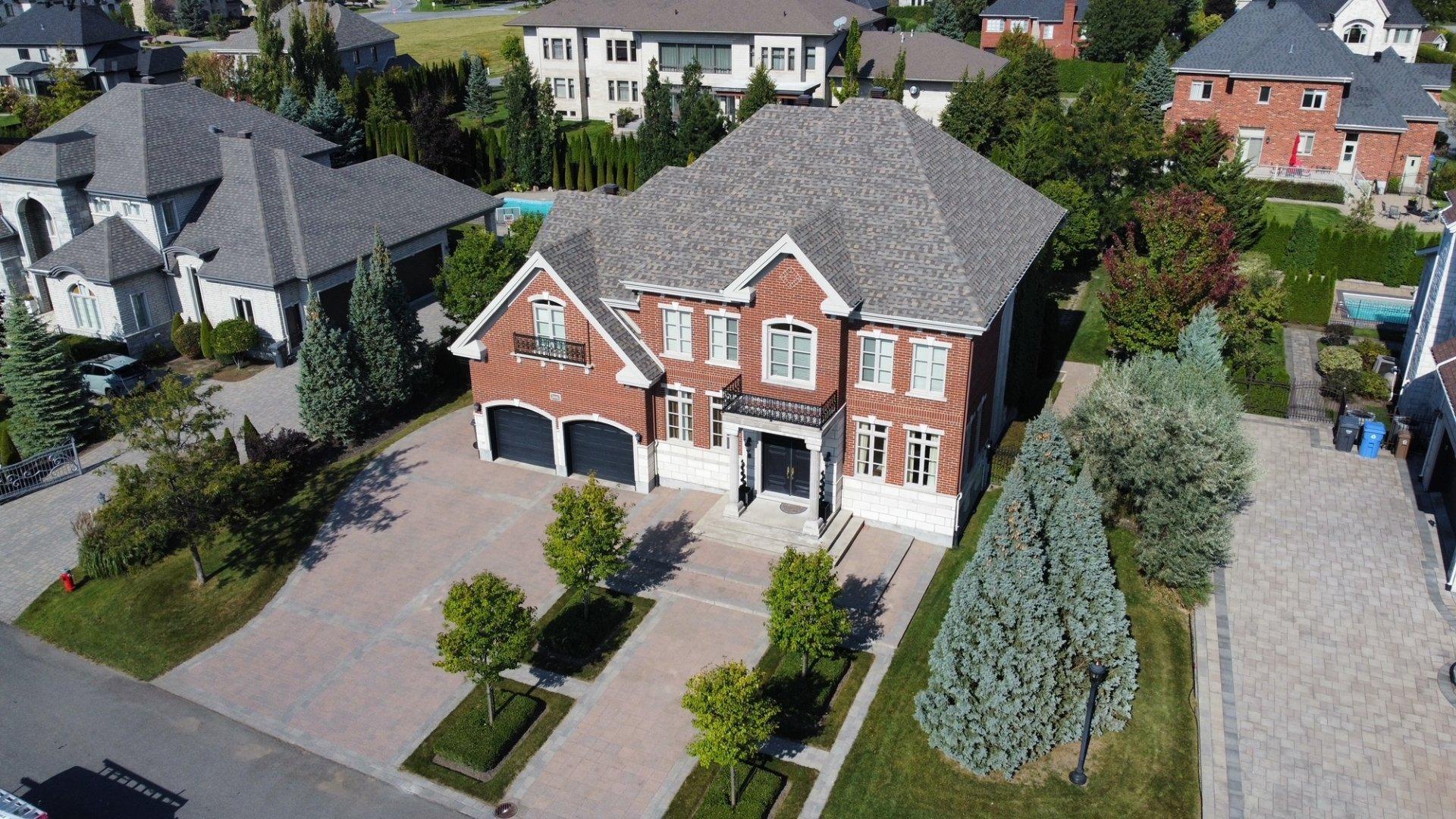 









3885


Rue Leningrad

,
Brossard,




QC
J4Y3J6

