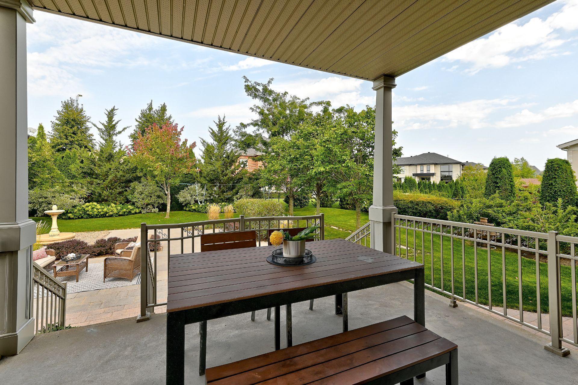 









3885


Rue Leningrad

,
Brossard,




QC
J4Y3J6

