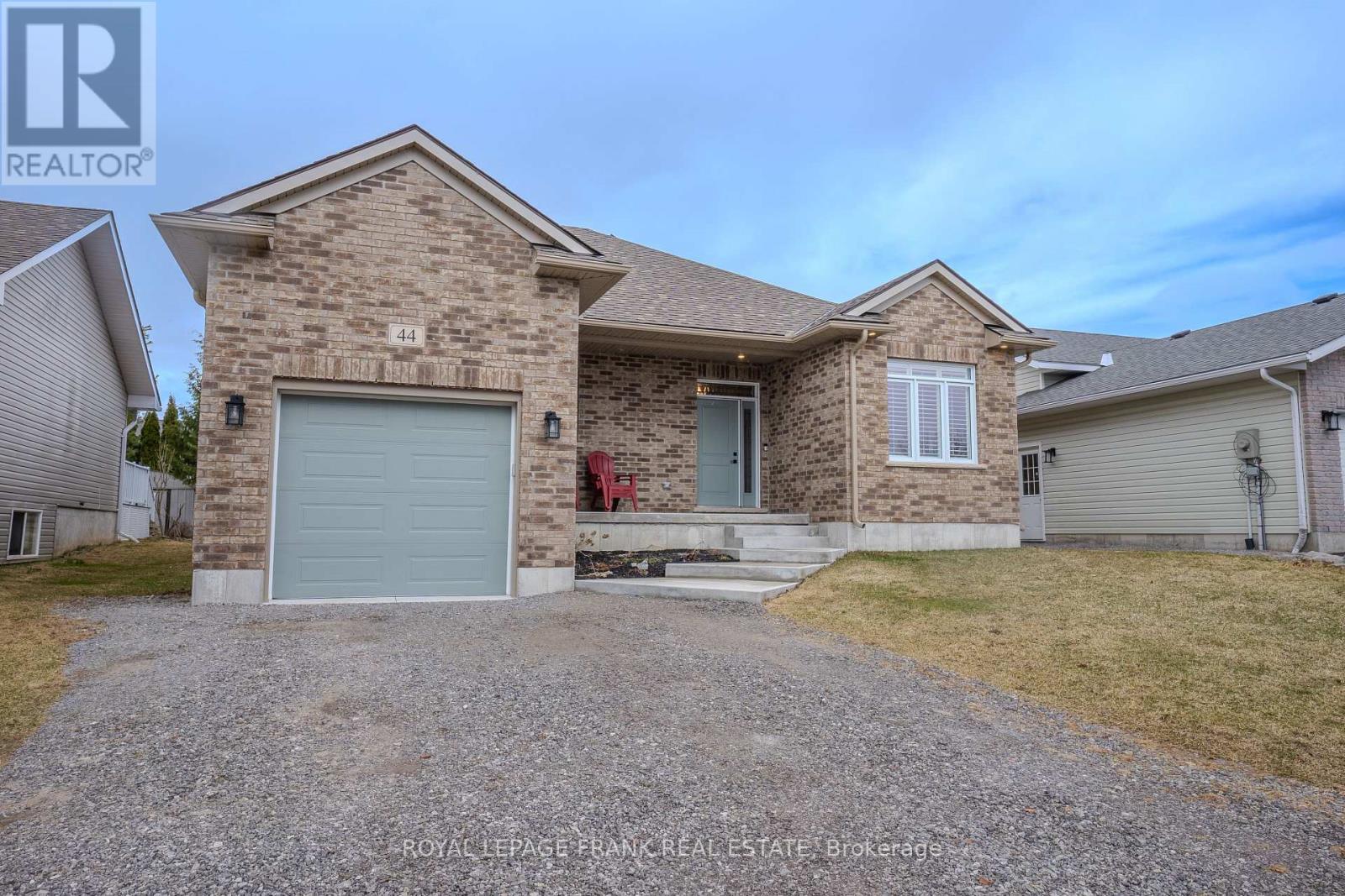 












44 BIRCH CRESCENT

,
Kawartha Lakes (Bobcaygeon),




Ontario
K0M1A0

