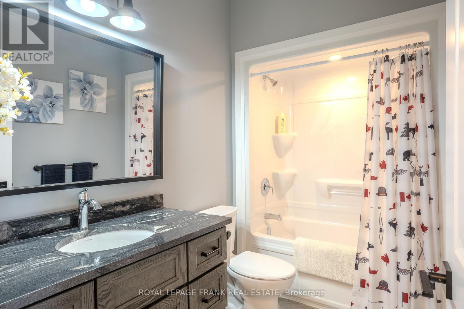 












44 BIRCH CRESCENT

,
Kawartha Lakes (Bobcaygeon),




Ontario
K0M1A0

