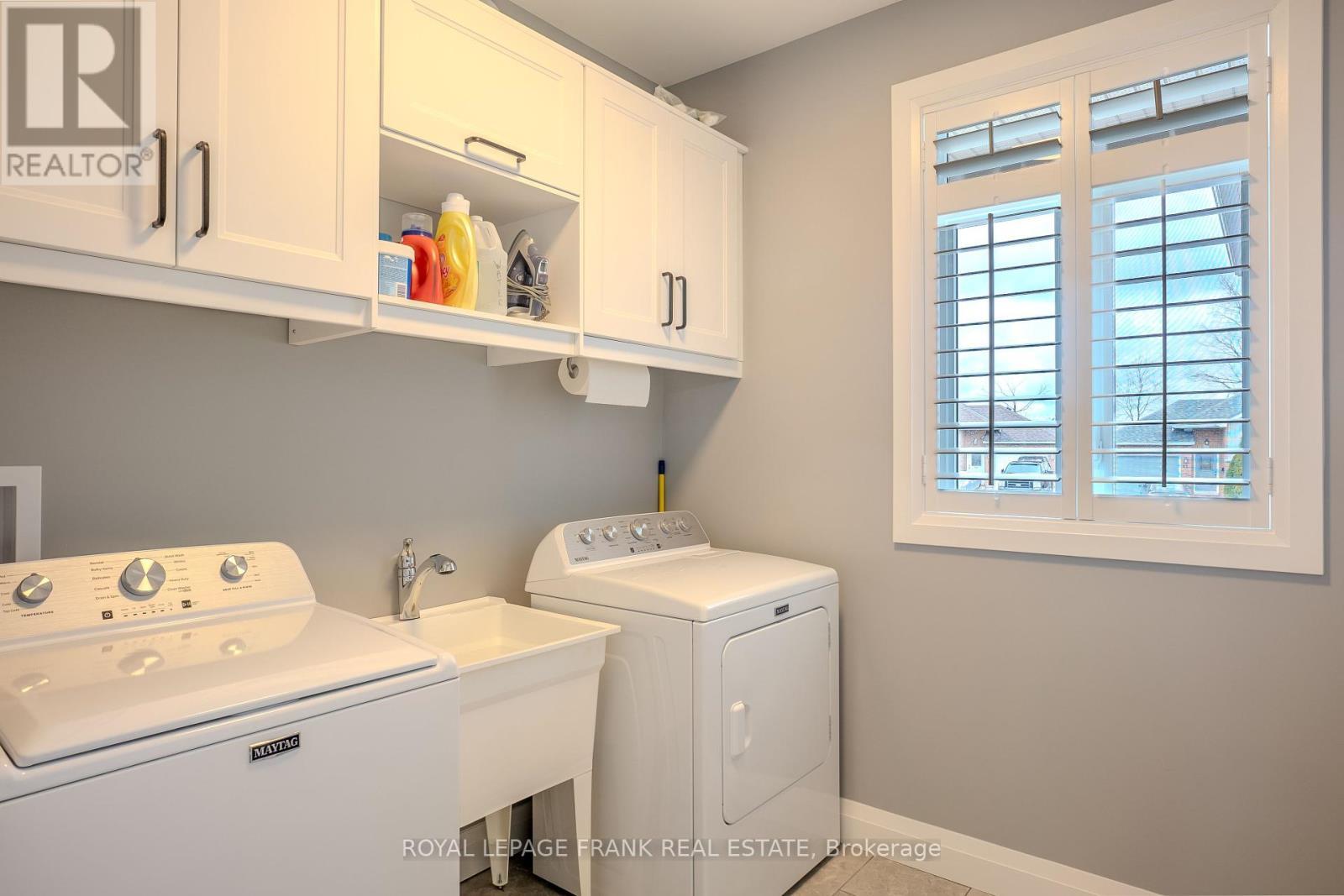 












44 BIRCH CRESCENT

,
Kawartha Lakes (Bobcaygeon),




Ontario
K0M1A0

