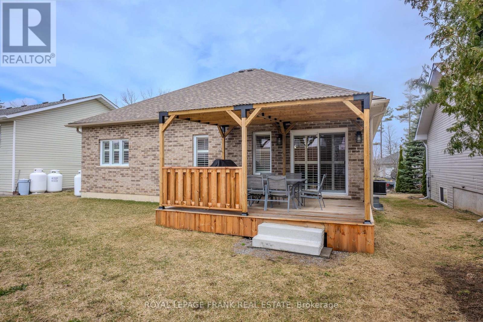 












44 BIRCH CRESCENT

,
Kawartha Lakes (Bobcaygeon),




Ontario
K0M1A0

