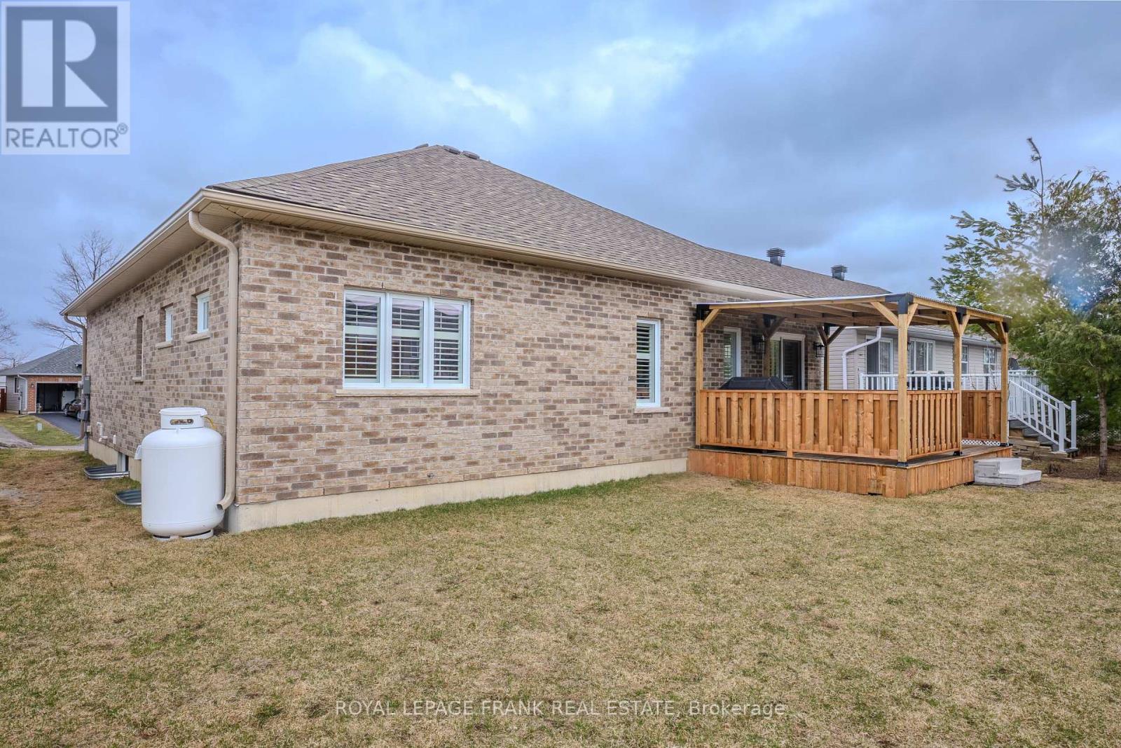 












44 BIRCH CRESCENT

,
Kawartha Lakes (Bobcaygeon),




Ontario
K0M1A0

