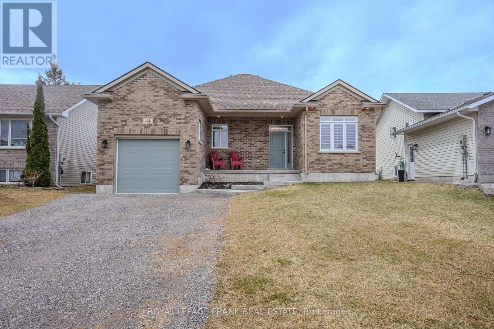 












44 BIRCH CRESCENT

,
Kawartha Lakes (Bobcaygeon),




Ontario
K0M1A0

