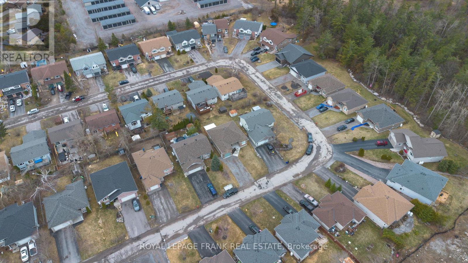 












44 BIRCH CRESCENT

,
Kawartha Lakes (Bobcaygeon),




Ontario
K0M1A0

