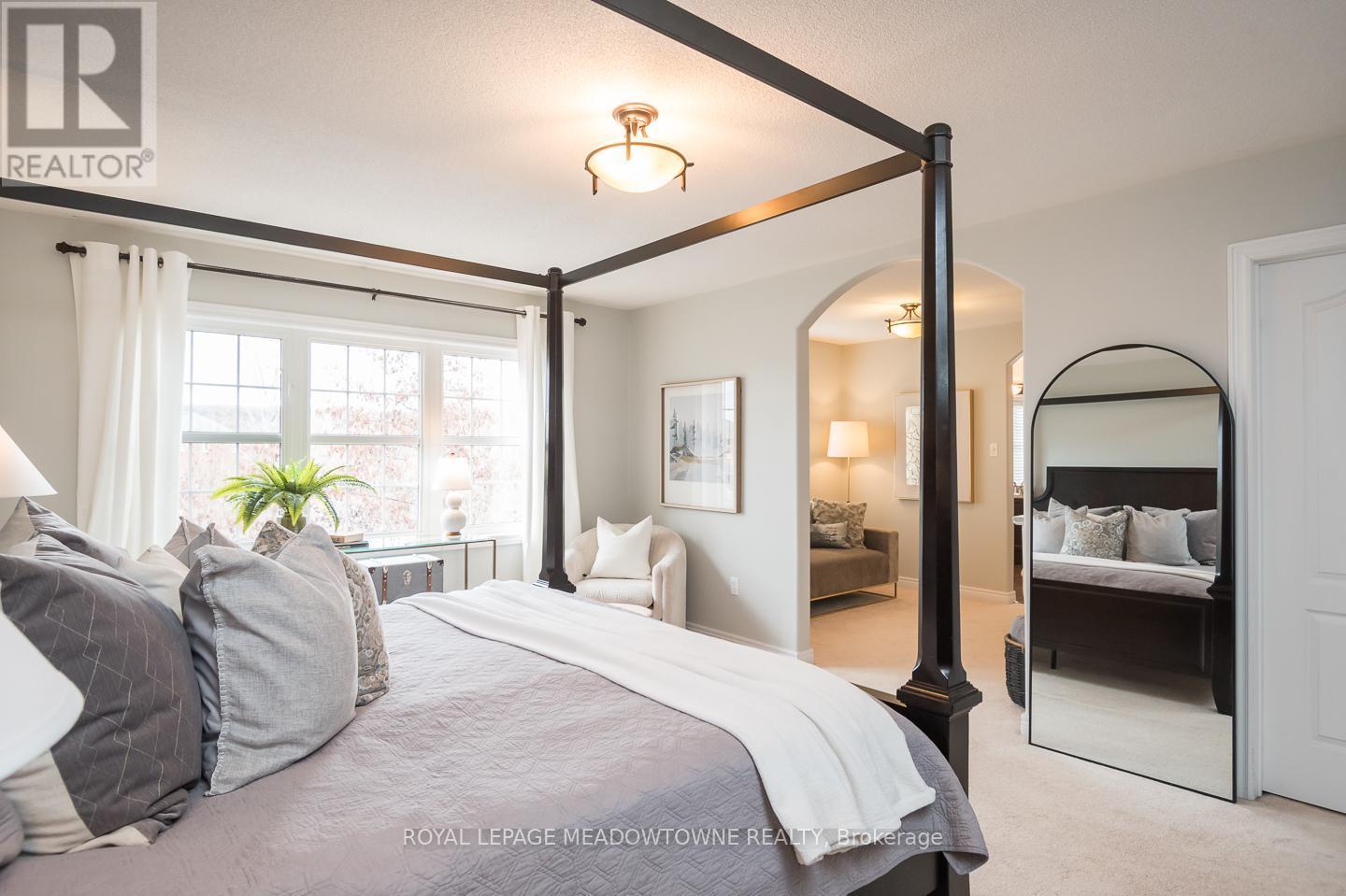 












364 HOLMES CRESCENT

,
Milton,




Ontario
L9T0T4

