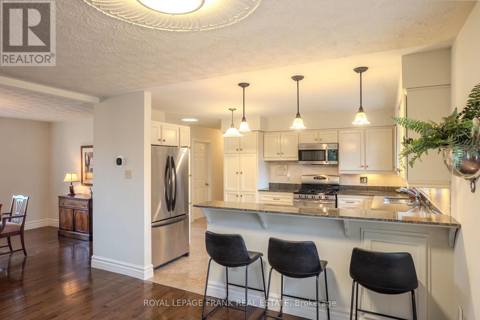












10 ALMA ROAD

,
Kawartha Lakes (Verulam),




Ontario
K0M1A0

