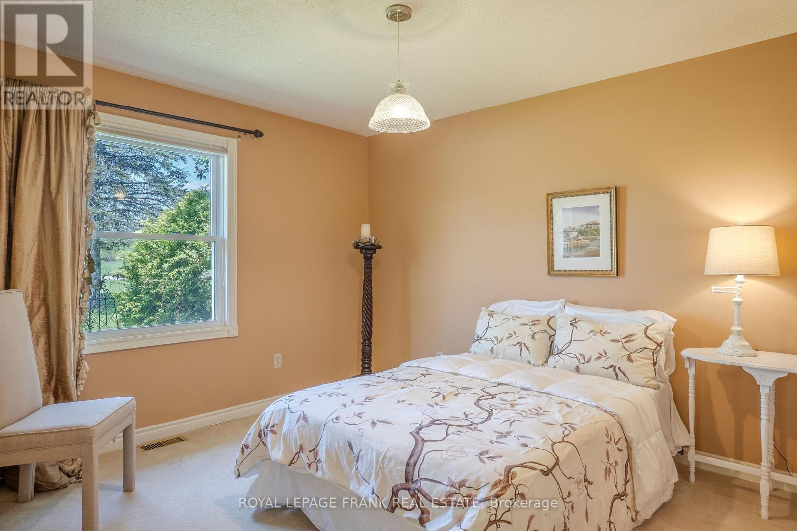 












10 ALMA ROAD

,
Kawartha Lakes (Verulam),




Ontario
K0M1A0

