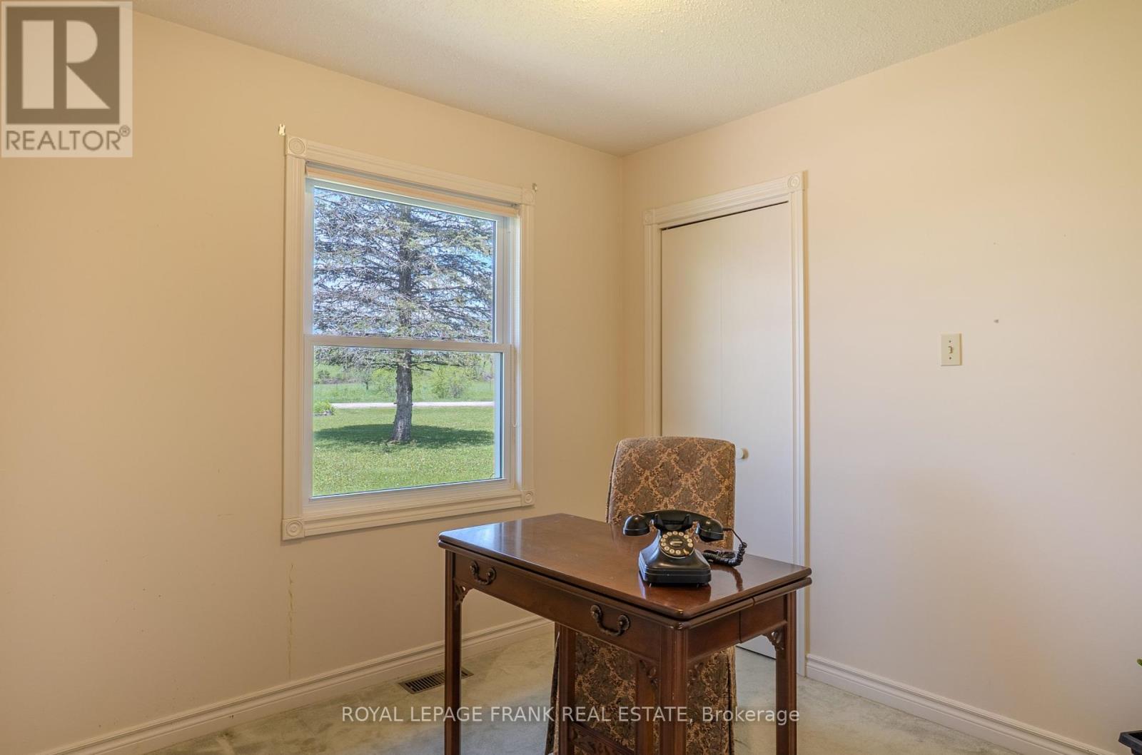 












10 ALMA ROAD

,
Kawartha Lakes (Verulam),




Ontario
K0M1A0


