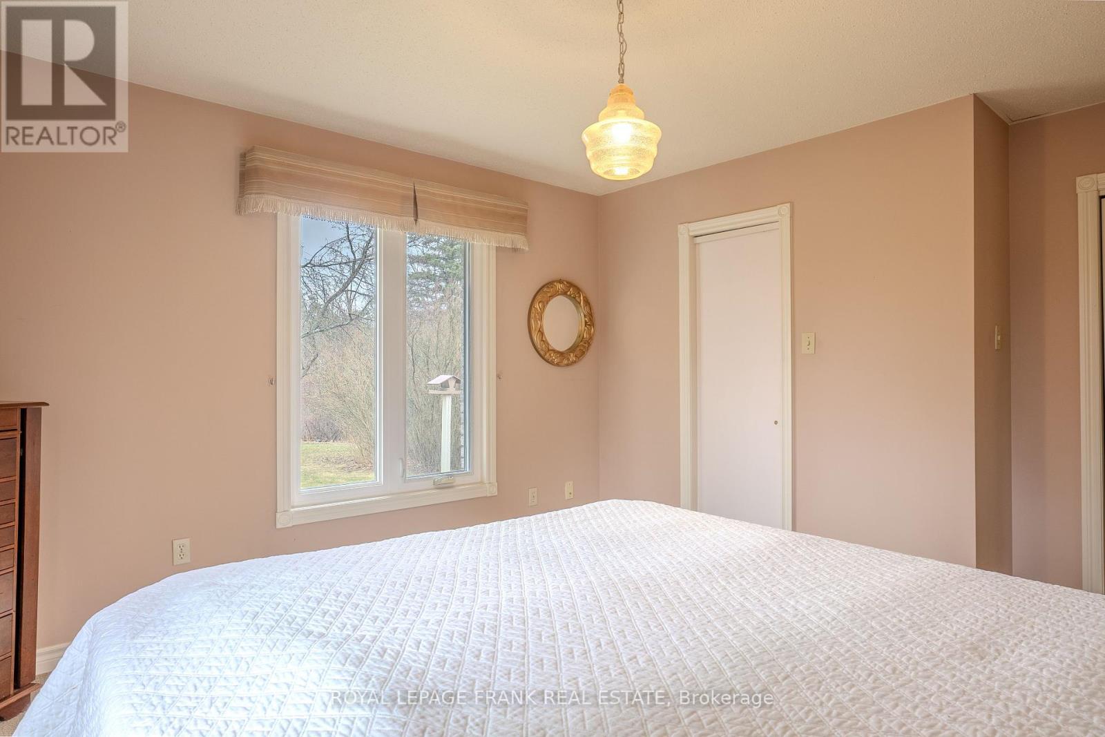












10 ALMA ROAD

,
Kawartha Lakes (Verulam),




Ontario
K0M1A0

