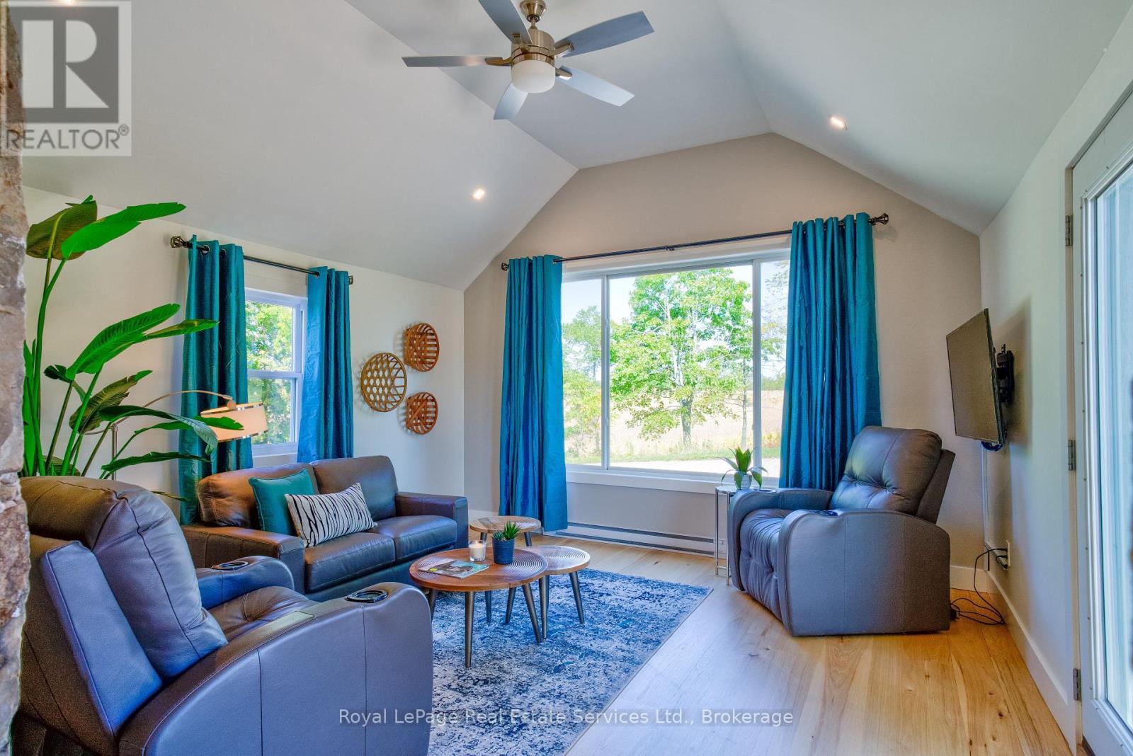 












1748 CENTRE ROAD

,
Hamilton (Carlisle),







Ontario
L8N2Z7

