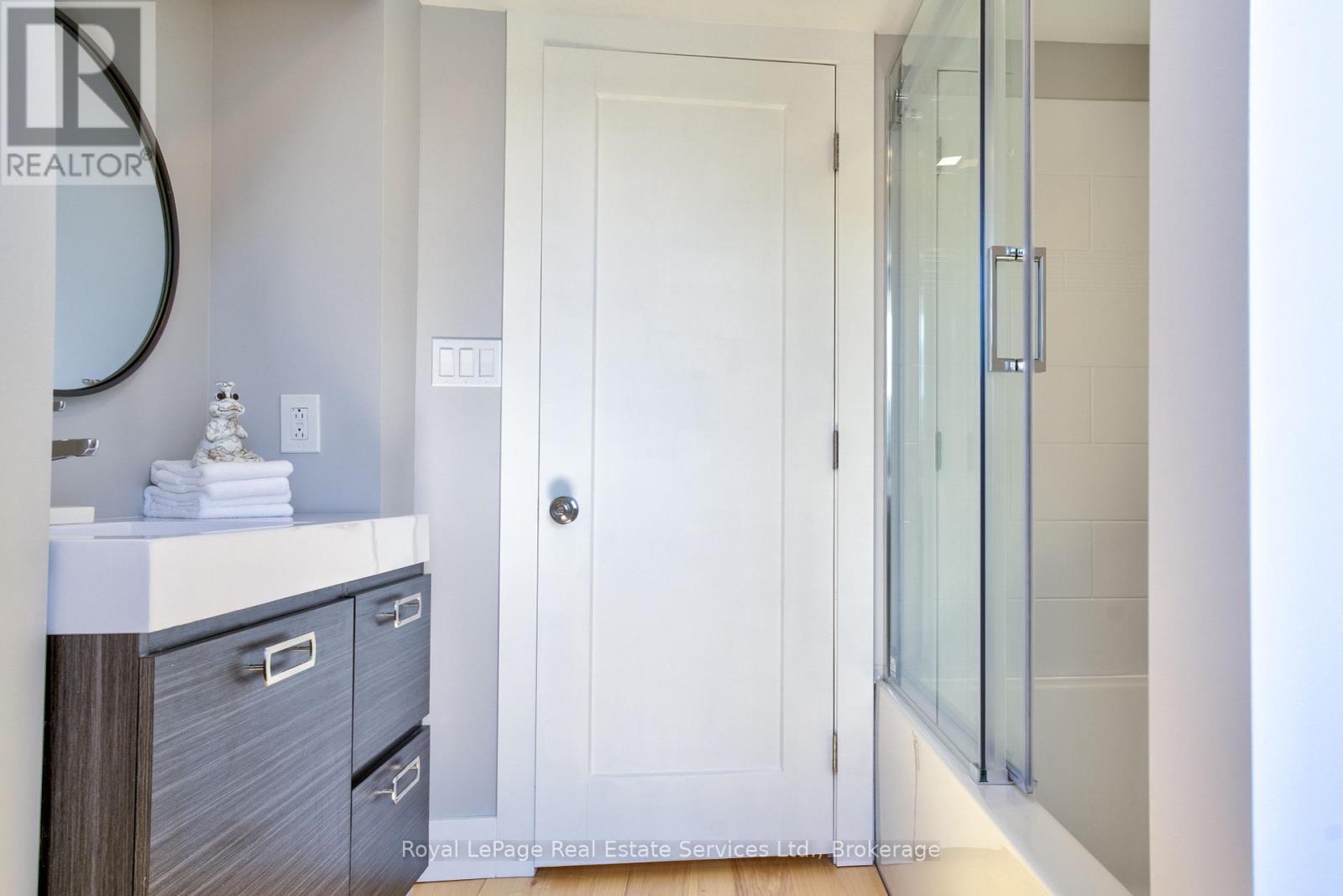 












1748 CENTRE ROAD

,
Hamilton (Carlisle),







Ontario
L8N2Z7

