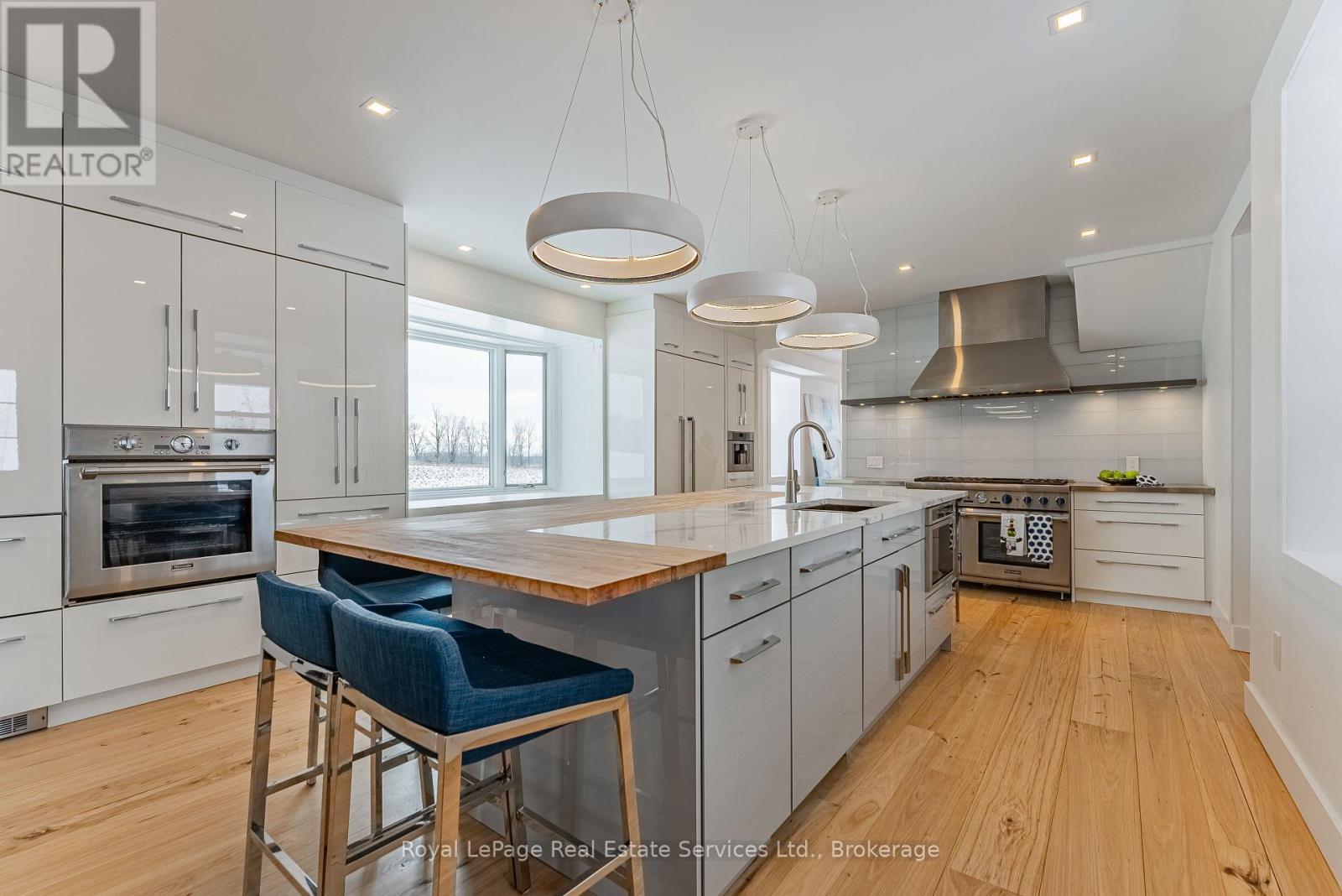 












1748 CENTRE ROAD

,
Hamilton (Carlisle),







Ontario
L8N2Z7


