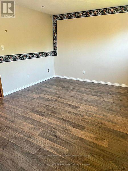 












1028 DENISE STREET

,
Timmins (TNW - Riverpark),




Ontario
P4N3G2

