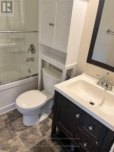 












1028 DENISE STREET

,
Timmins (TNW - Riverpark),




Ontario
P4N3G2


