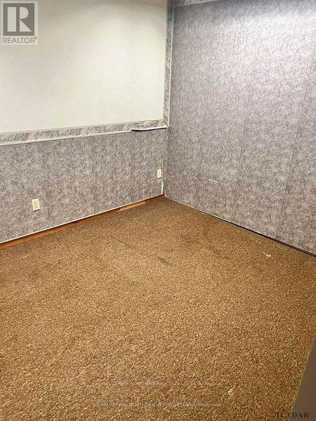












1028 DENISE STREET

,
Timmins (TNW - Riverpark),




Ontario
P4N3G2

