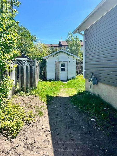 












1028 DENISE STREET

,
Timmins (TNW - Riverpark),




Ontario
P4N3G2

