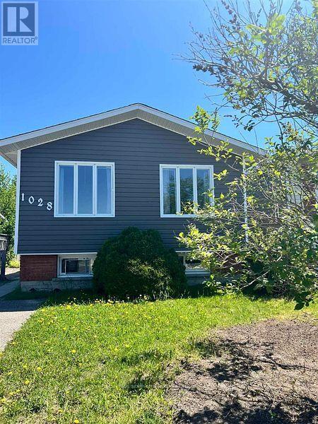 












1028 DENISE STREET

,
Timmins (TNW - Riverpark),




Ontario
P4N3G2

