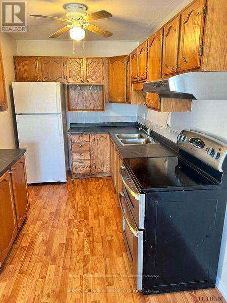 












1028 DENISE STREET

,
Timmins (TNW - Riverpark),




Ontario
P4N3G2

