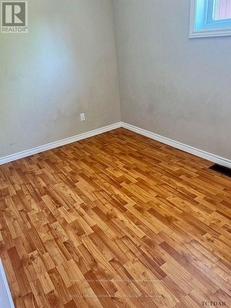 












1028 DENISE STREET

,
Timmins (TNW - Riverpark),




Ontario
P4N3G2

