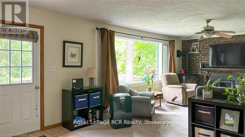 












25 AVELE ROAD E

,
South Bruce Peninsula,




Ontario
N0H2T0

