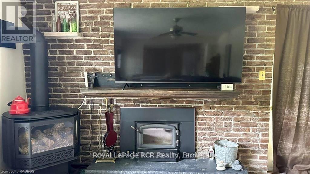 












25 AVELE ROAD E

,
South Bruce Peninsula,




Ontario
N0H2T0

