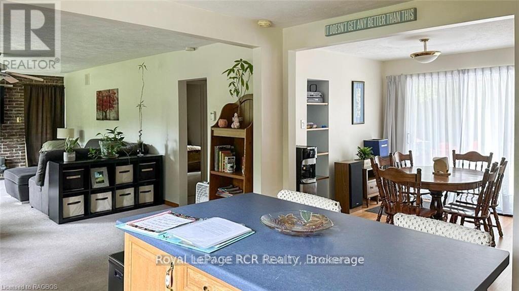 












25 AVELE ROAD E

,
South Bruce Peninsula,




Ontario
N0H2T0

