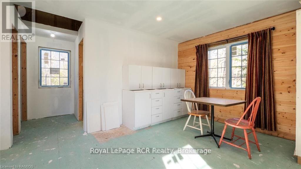 












25 AVELE ROAD E

,
South Bruce Peninsula,




Ontario
N0H2T0

