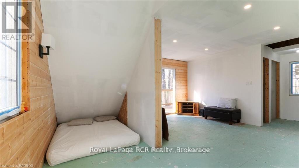 












25 AVELE ROAD E

,
South Bruce Peninsula,




Ontario
N0H2T0

