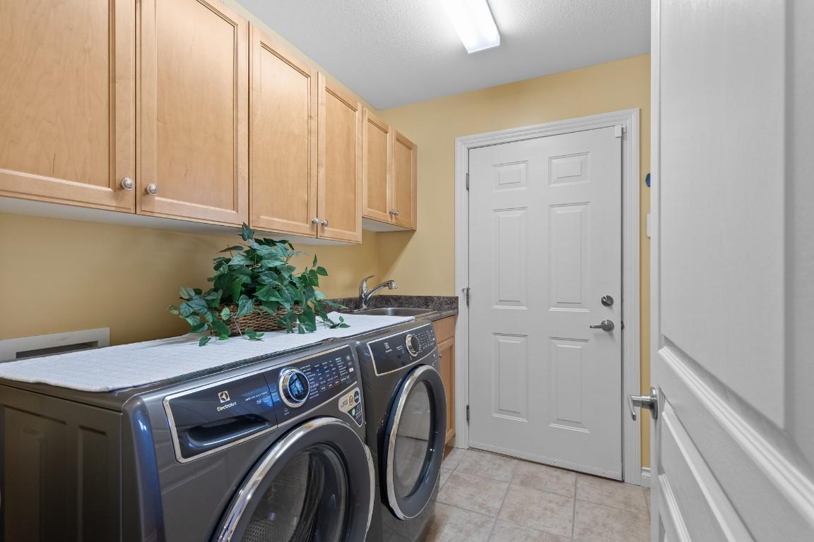 









2455


Quail Ridge

Boulevard, 229,
Kelowna,




BC
V1V 2S8

