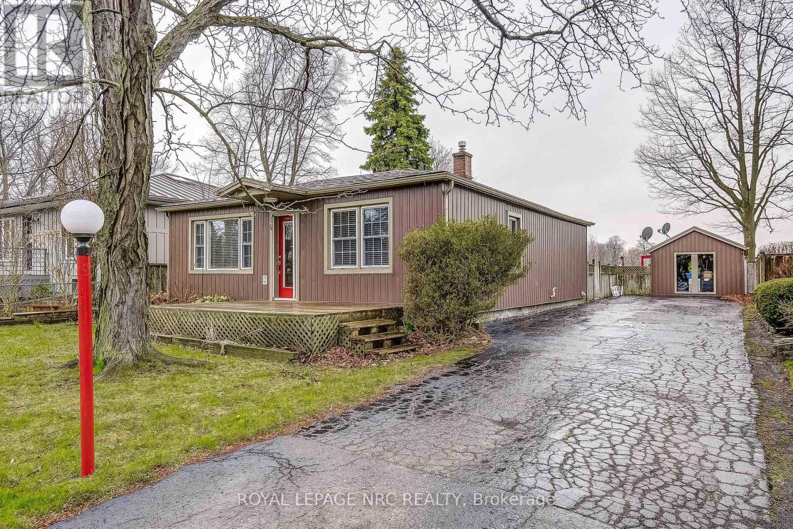 












14 SHAKESPEARE AVENUE

,
Niagara-on-the-Lake (Town),




Ontario
L0S1J0

