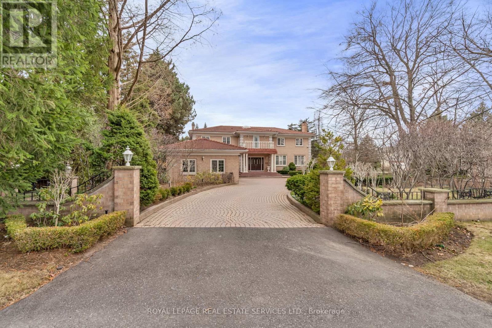 












49 THORNCREST ROAD

,
Toronto,




Ontario
M9A1S6

