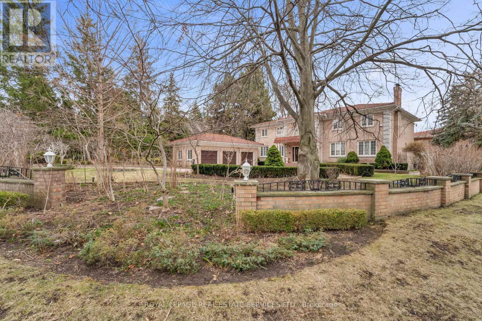 












49 THORNCREST ROAD

,
Toronto,




Ontario
M9A1S6

