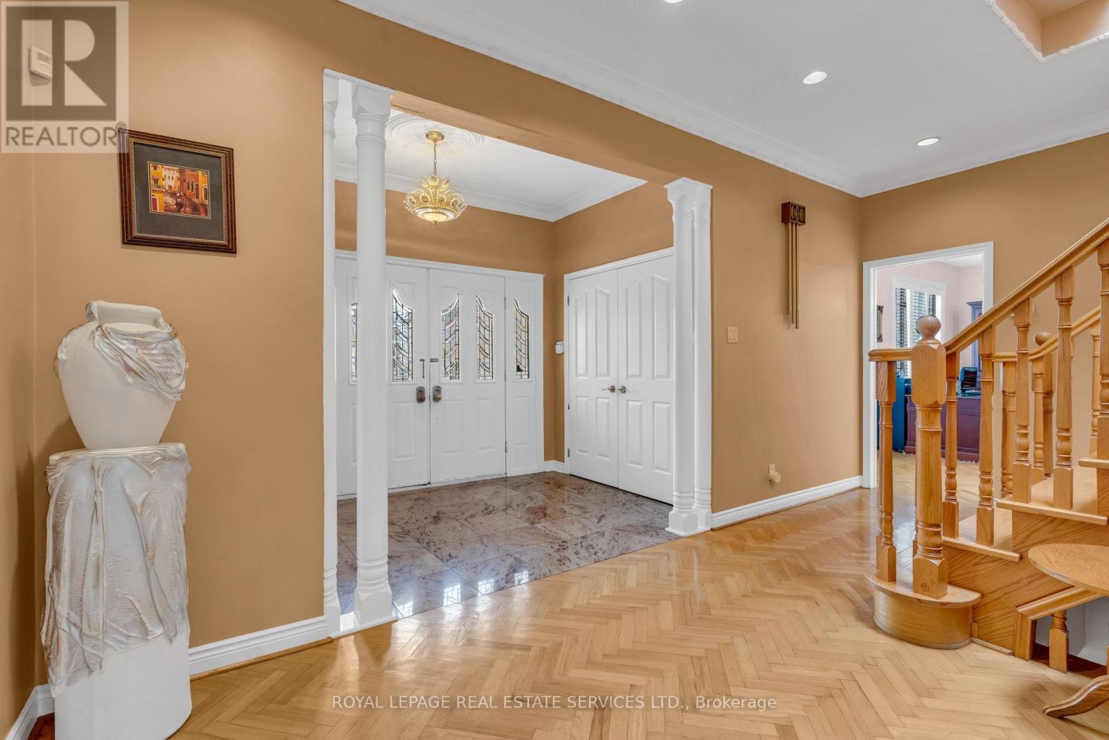 












49 THORNCREST ROAD

,
Toronto,




Ontario
M9A1S6

