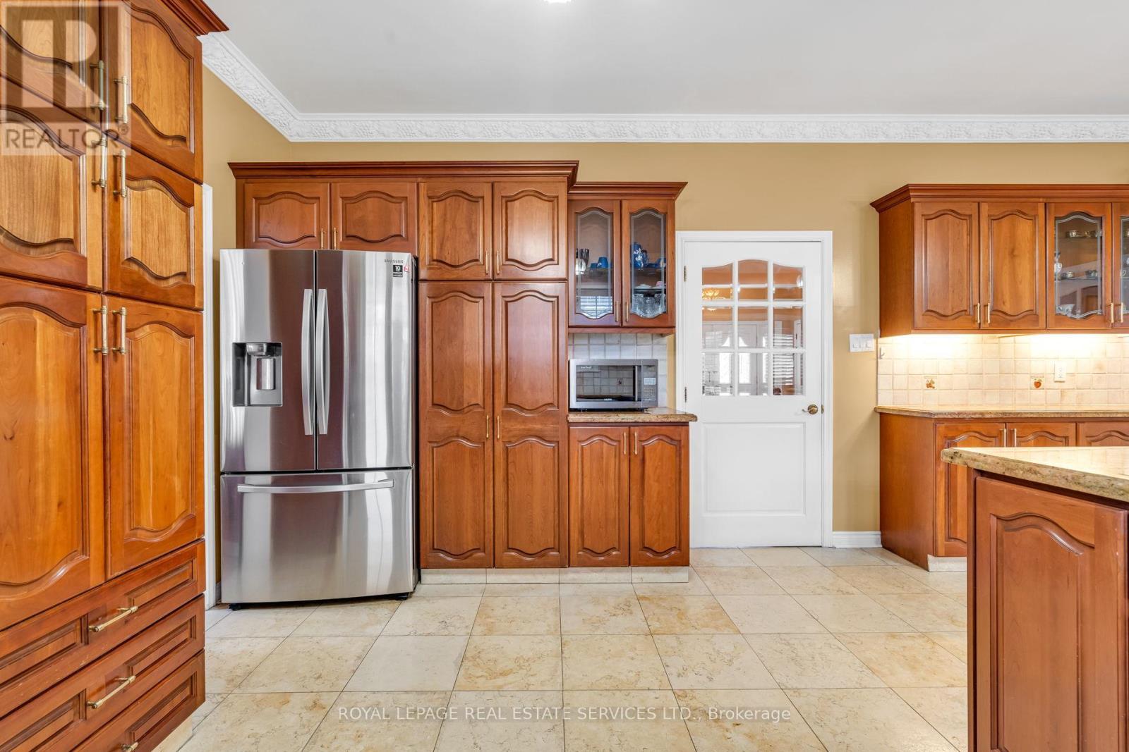 












49 THORNCREST ROAD

,
Toronto,




Ontario
M9A1S6

