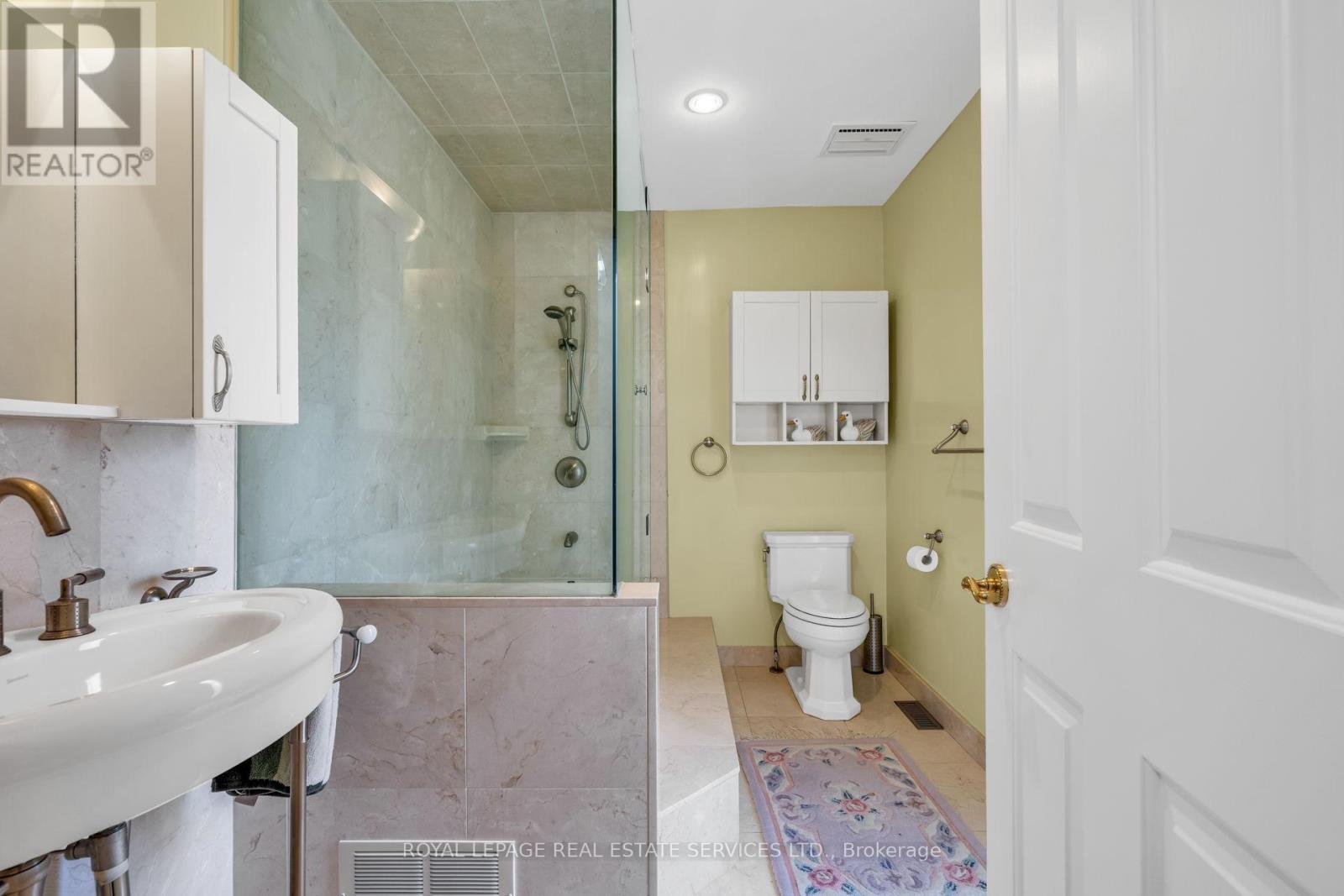 












49 THORNCREST ROAD

,
Toronto,




Ontario
M9A1S6


