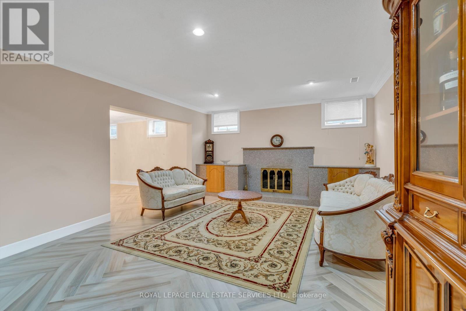 












49 THORNCREST ROAD

,
Toronto,




Ontario
M9A1S6

