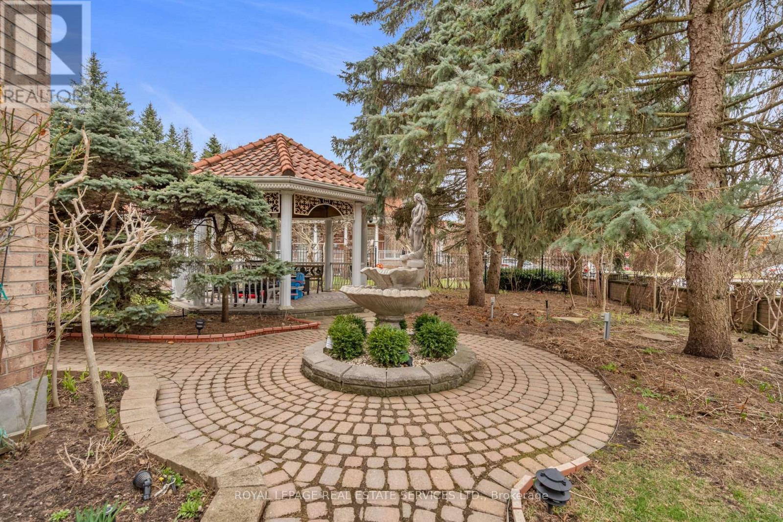












49 THORNCREST ROAD

,
Toronto,




Ontario
M9A1S6

