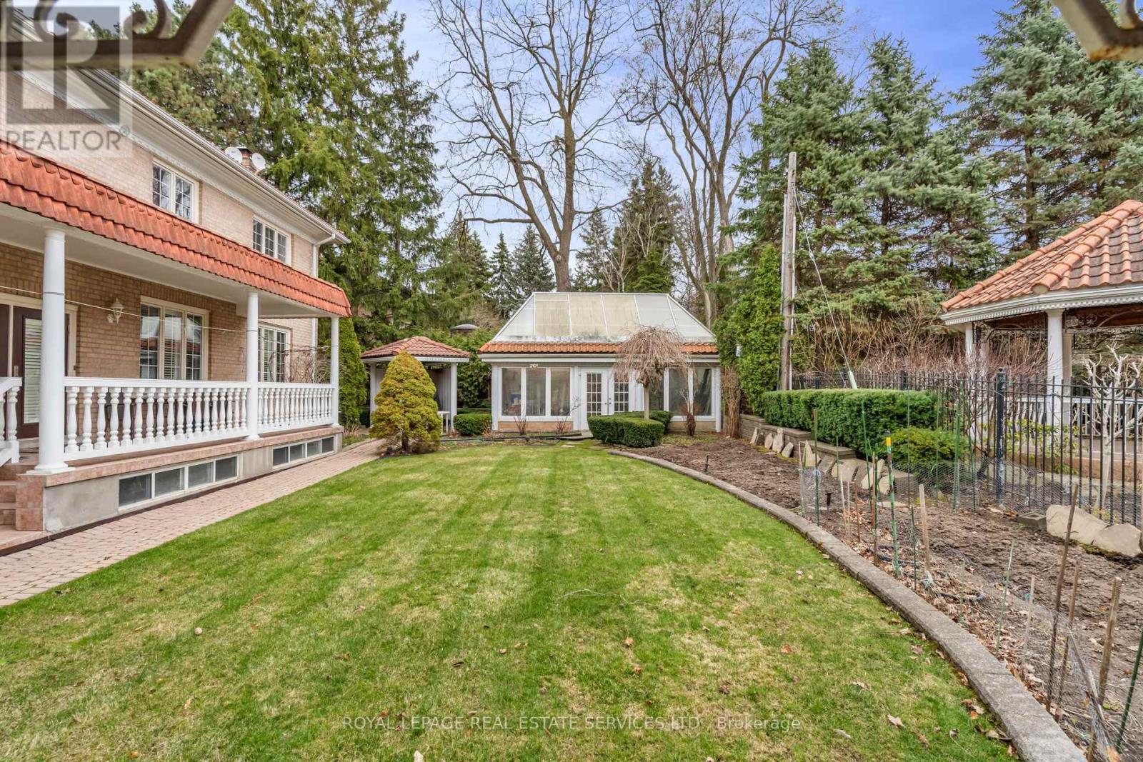 












49 THORNCREST ROAD

,
Toronto,




Ontario
M9A1S6

