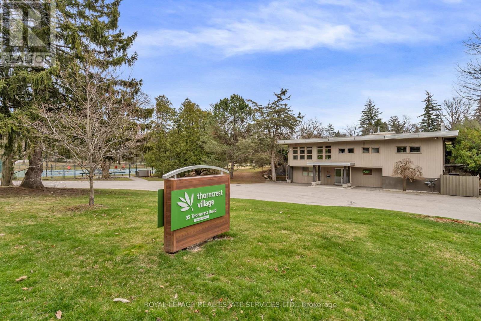 












49 THORNCREST ROAD

,
Toronto,




Ontario
M9A1S6


