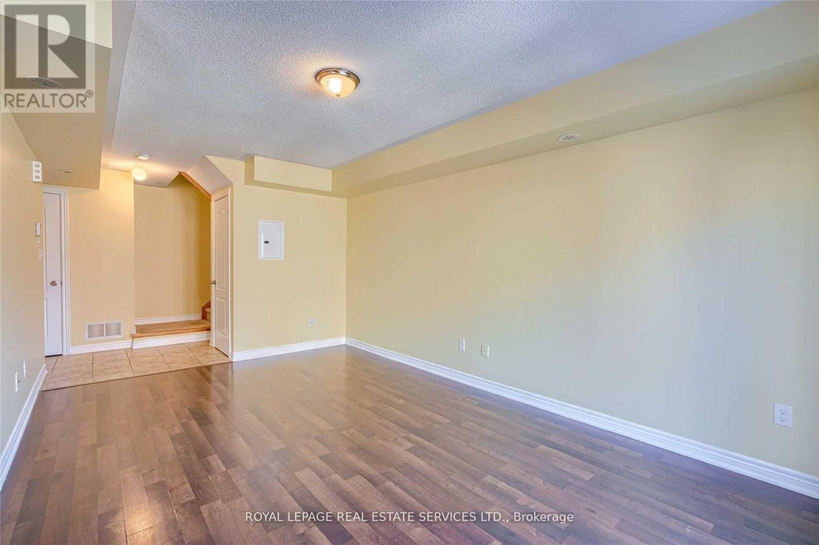 












3 - 2464 POST ROAD

,
Oakville,




Ontario
L6H0J2

