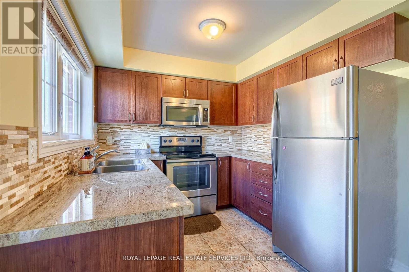 












3 - 2464 POST ROAD

,
Oakville,




Ontario
L6H0J2


