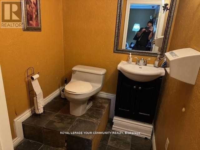 












245B GERRARD STREET E

,
Toronto,




Ontario
M5A2G1

