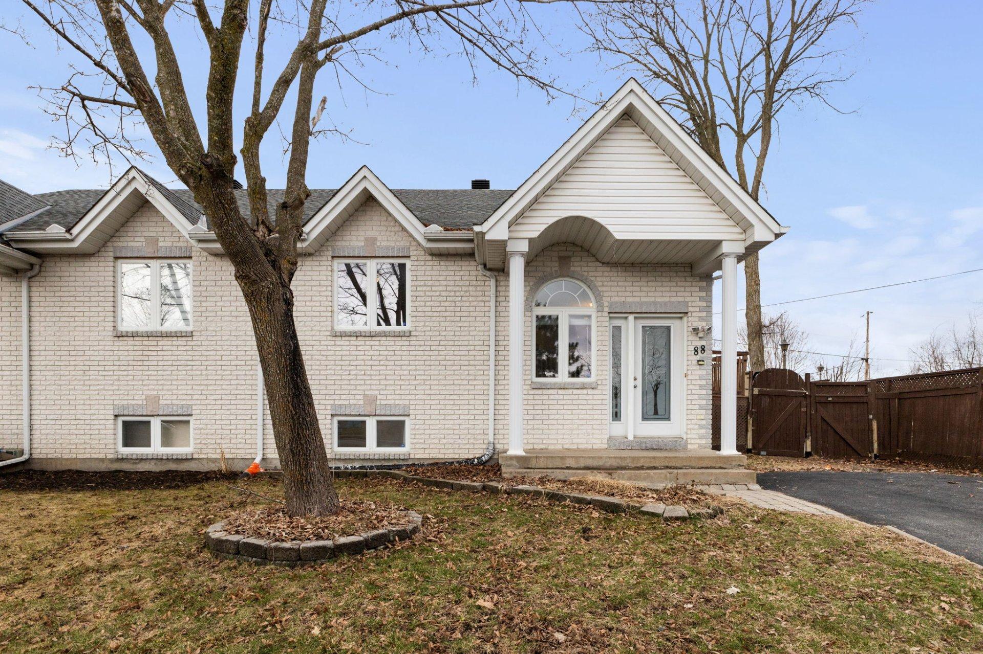









88


Rue de Boisbriand

,
Gatineau (Gatineau),




QC
J8R2X6

