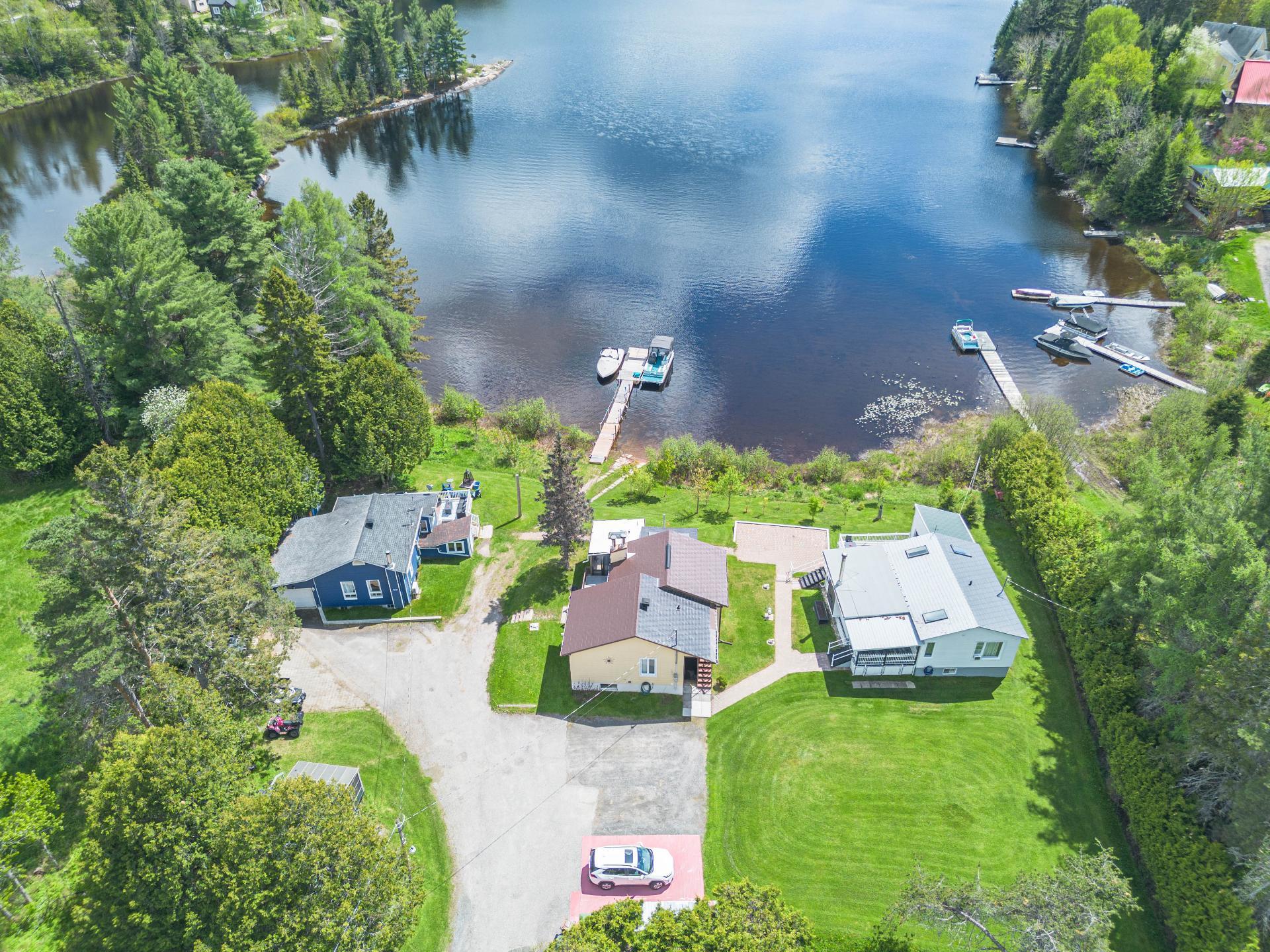 









103

 - 111


Ch. du Lac-aux-Bois-Francs O.

,
Rivière-Rouge,




QC
J0T1T0

