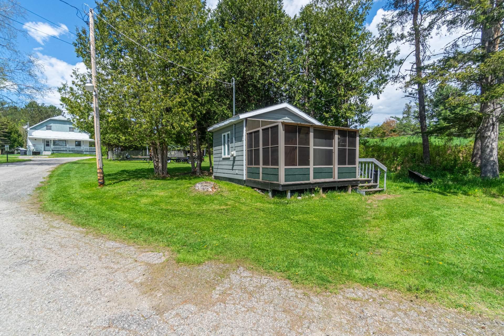 









103

 - 111


Ch. du Lac-aux-Bois-Francs O.

,
Rivière-Rouge,




QC
J0T1T0

